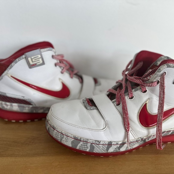 Lebron James Ohio state size 14 - Picture 7 of 9
